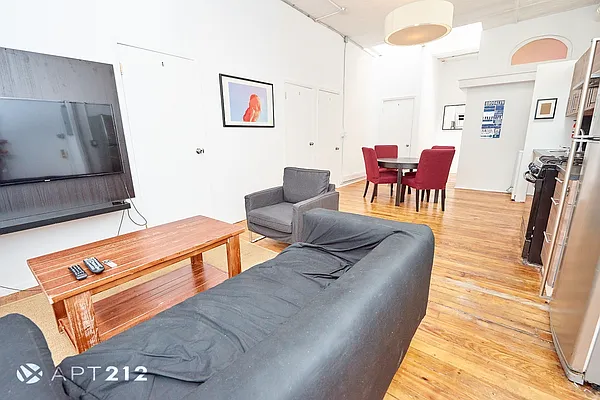 Rented by APT212 INC | media 4