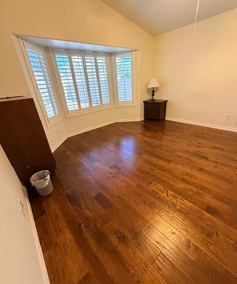 2560 S Vineyard — Photo 29