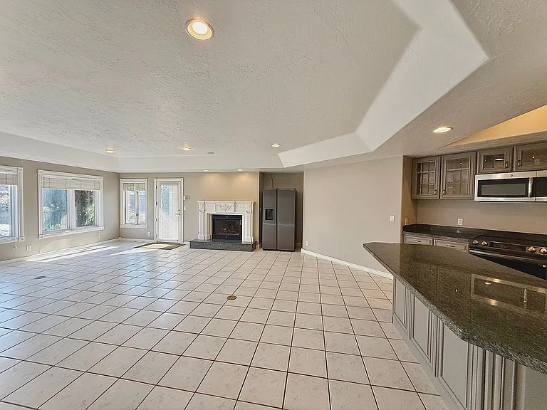 825 N Capitol Blvd — Photo 7