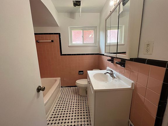 5th image of 24051 Jerome Ave
