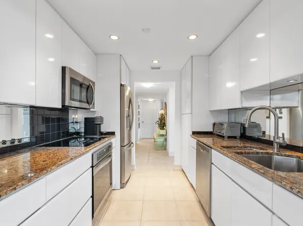 859 Jeffery Street #401, Boca Raton, FL 33487