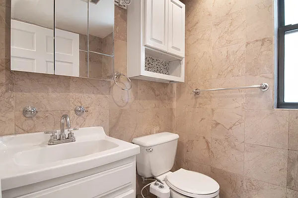 Rented by WAM Partners - William Moses Co. | media 19