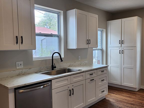 3rd image of 3523 Cuming St #3523