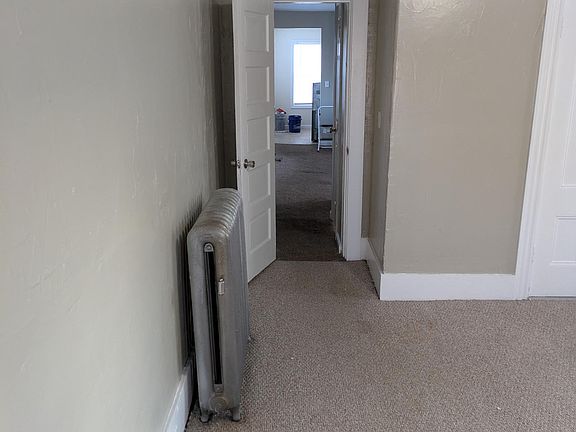 4th image of 890 Bedford St #2