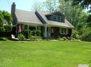 49 Briarcliff Rd, Shoreham, NY 11786