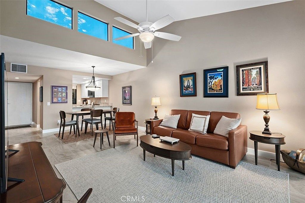 40 Sunrise Dr