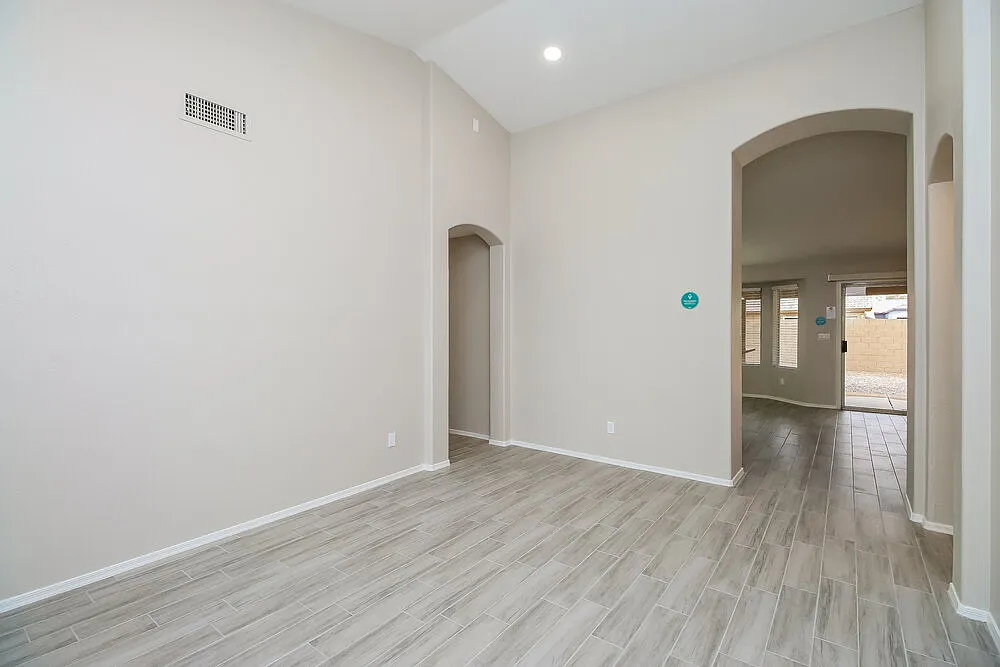 3 bed, 2.0 bath, 1613 sqft, $2,500 — Photo 4