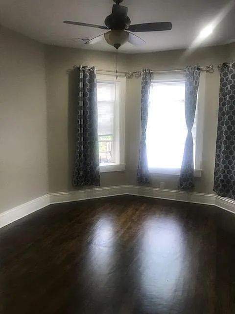3 bed, $1,900 — Photo 2