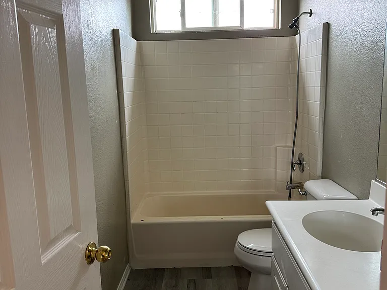 13225 Acacia Ave — Photo 8