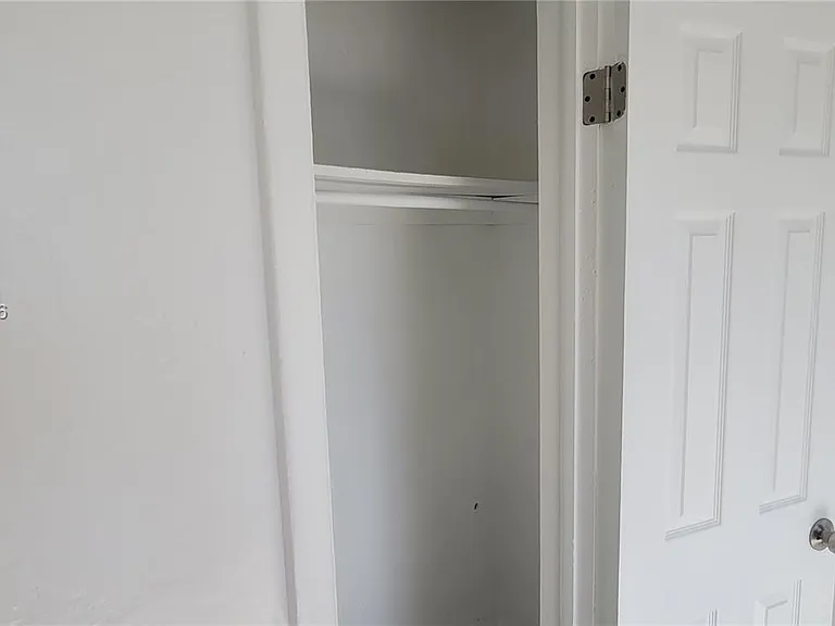 111 SW 18th Ave #3 — Photo 7