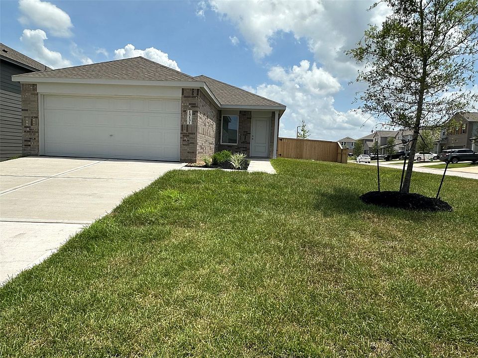 1st image of 15131 Willowater Dr