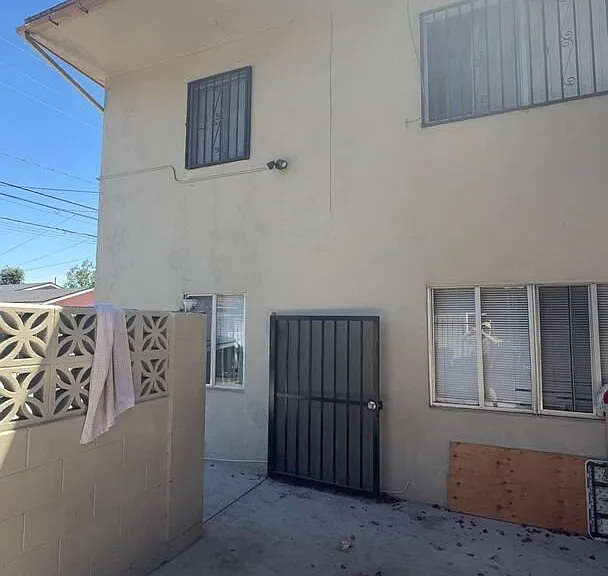 3348 Santa Fe Ave — Photo 11