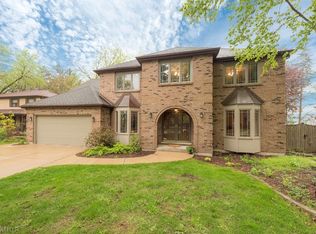 5573 Cascade Dr, Lisle, IL