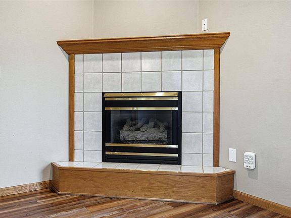 5th image of 660 Molly Dr