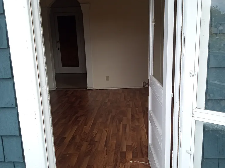 307 N Walnut St — Photo 11