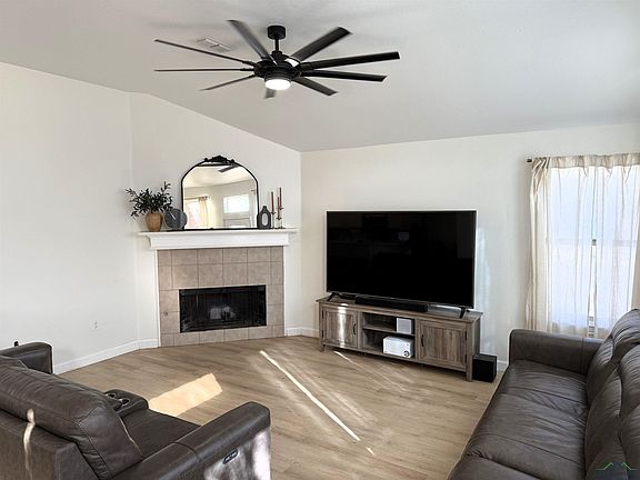 4th image of 1412 Santa Cruz Dr