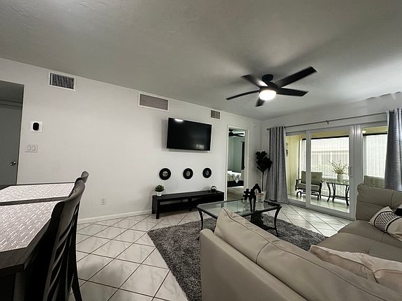 3rd image of 1008 Manatee Rd APT G102