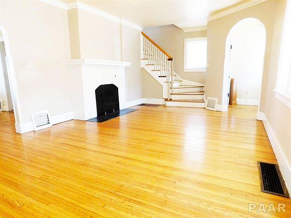 4th image of 1418 N Colfax Ct