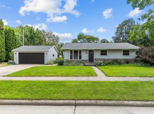 1407 E Harding Dr, Appleton, WI 54915