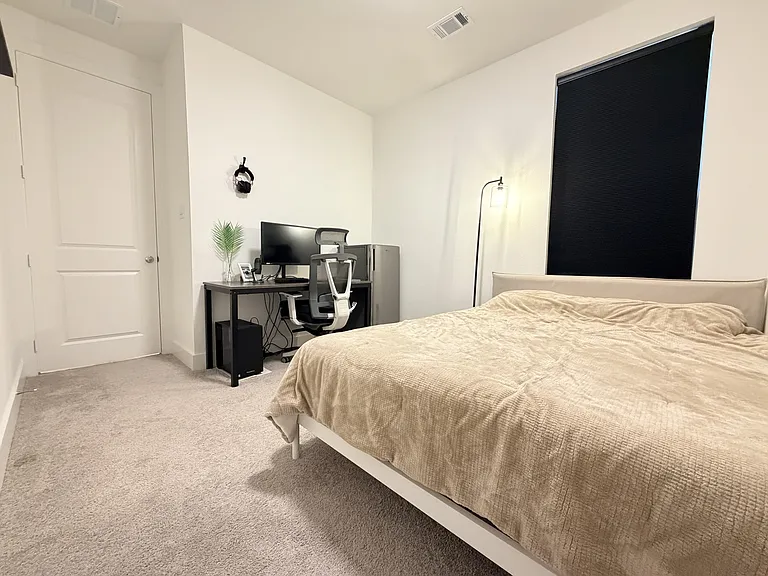 1613 Sandhill Ln — Photo 13