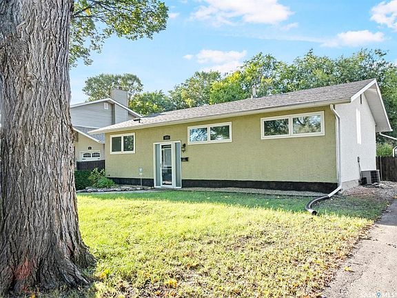 2nd image of 828 Shannon ROAD