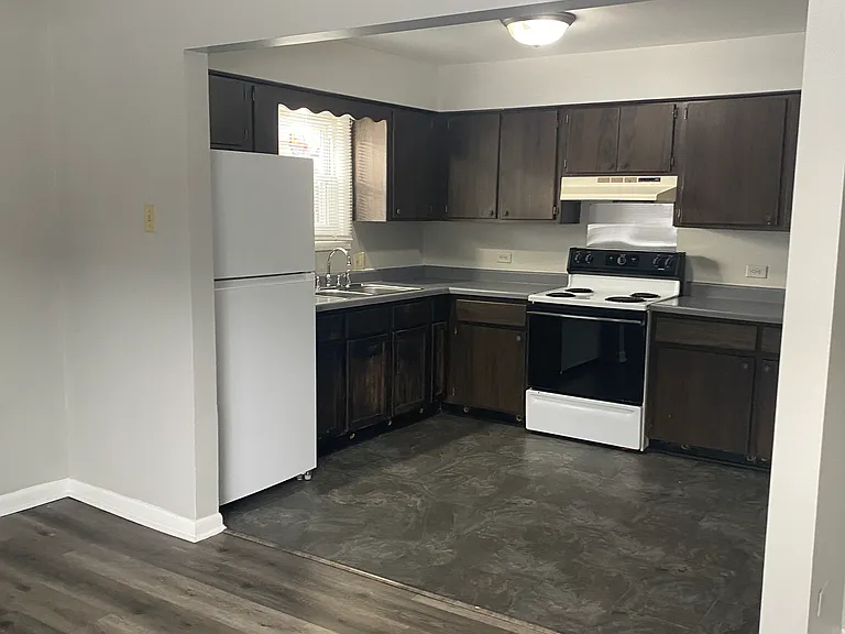 890 Gettysburg Dr #1 — Photo 3