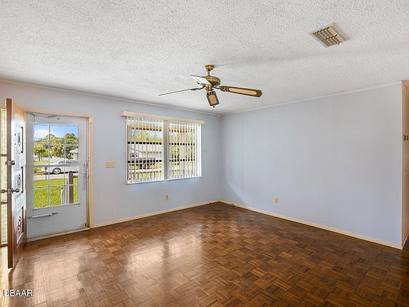 4th image of 907 Hamilton St