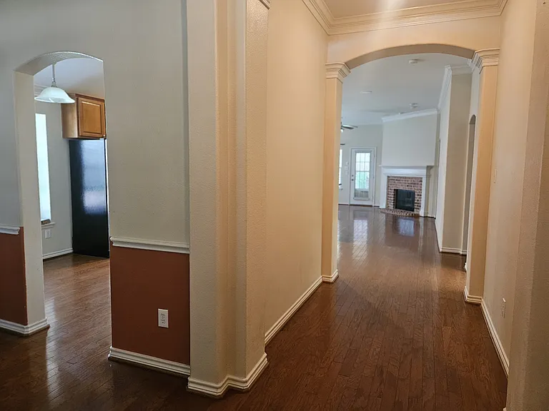 8562 Robertson Dr — Photo 8