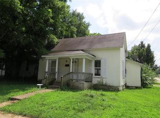 587 Harrison St, Lebanon, MO 65536