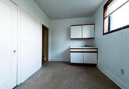 1514 W 77th Apartments Kitchen