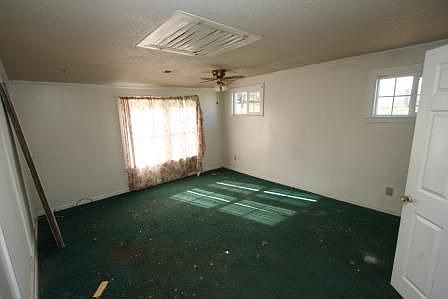 3rd image of 2606 Yates St