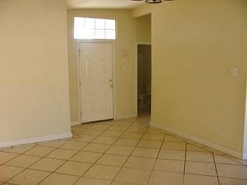 4th image of 9627 Oleander Ave
