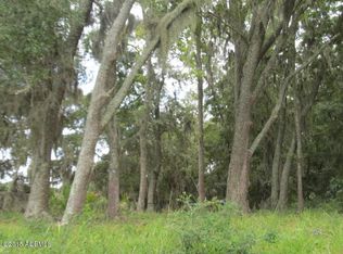 155 Coosaw River Dr, Beaufort, SC 29907