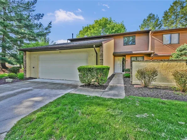 93 Silver Valley Blvd, Munroe Falls, OH 44262