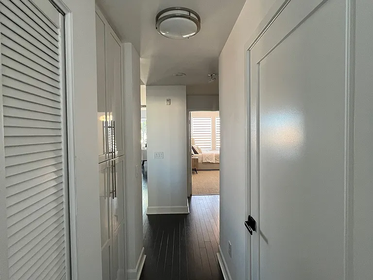 300 E 4th St #402 — Photo 57