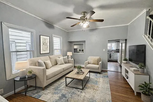 305 Barney St Photo 1
