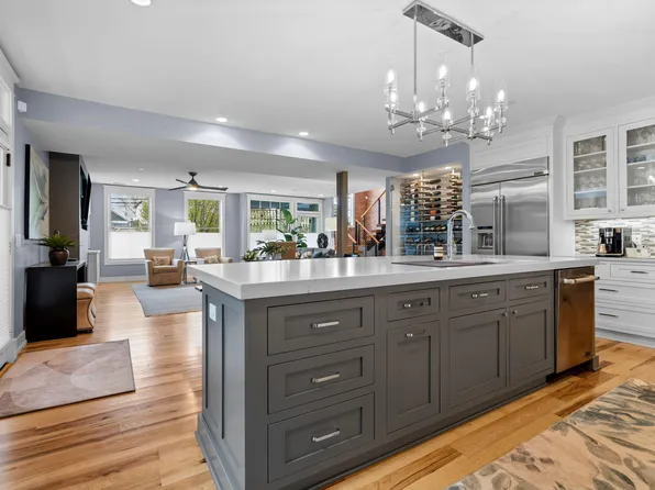 111 W Kingsley St, Ann Arbor, MI 48103