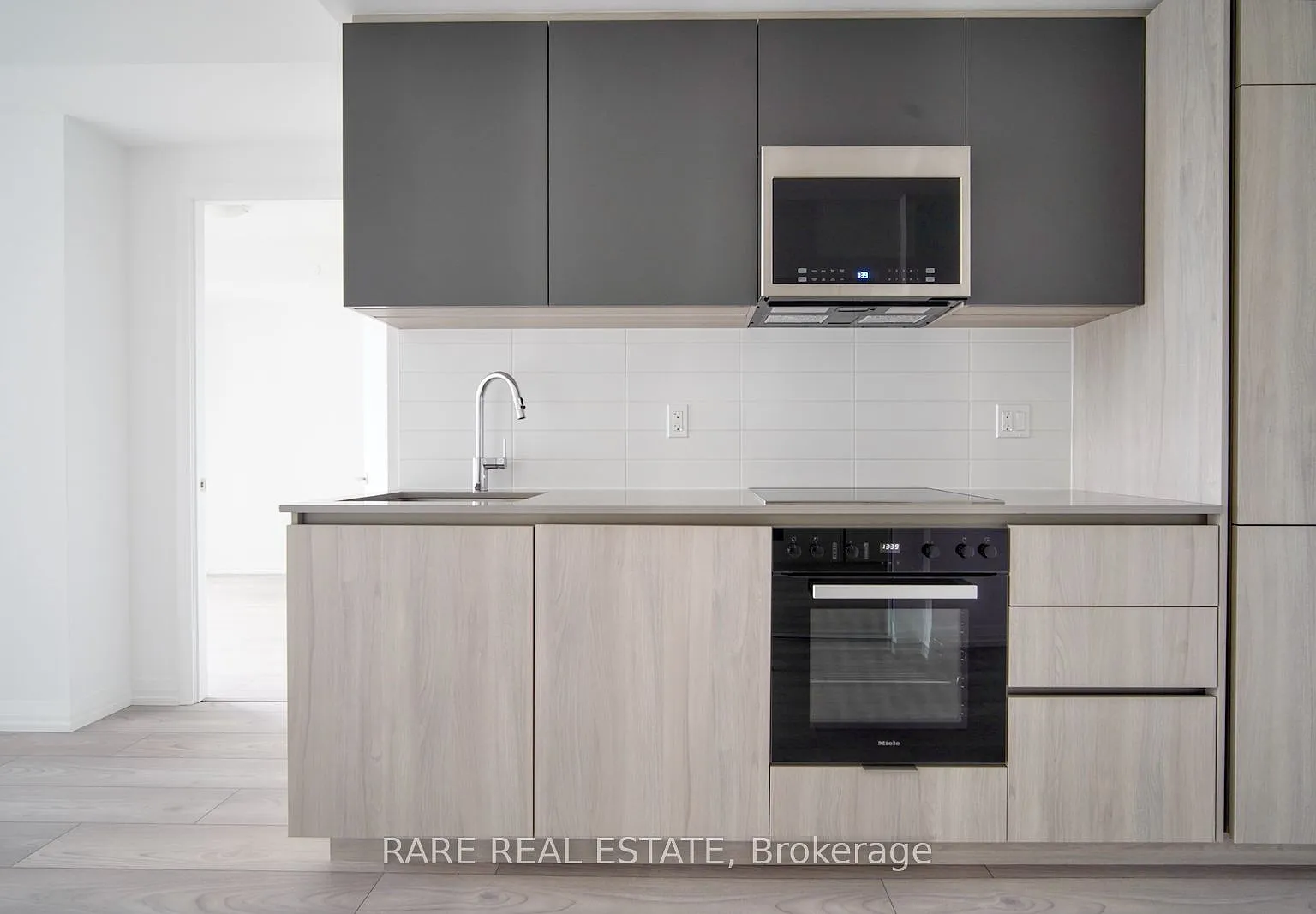 2 bed, $3,200 — Photo 2