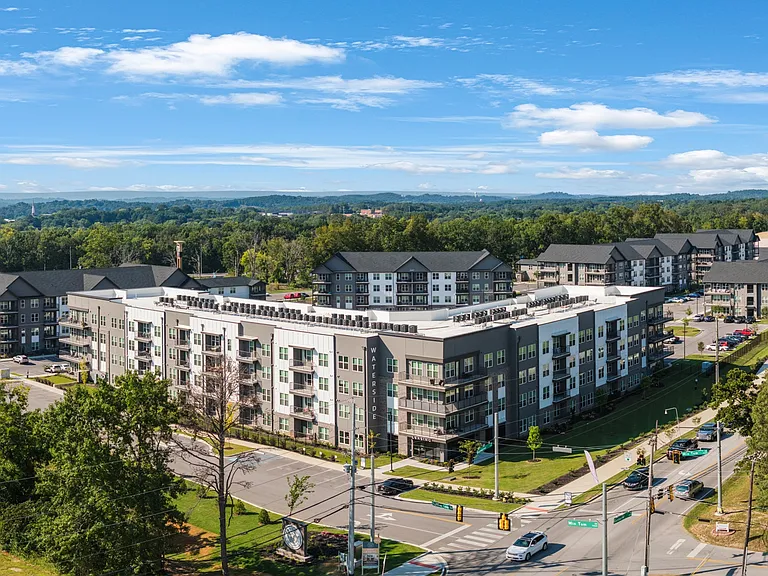 Populus Waterside Apartments — Photo 37