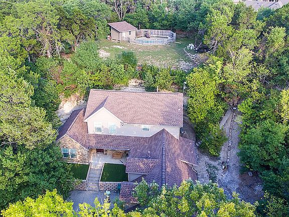 4th image of 920 Sleepy Hollow Dr