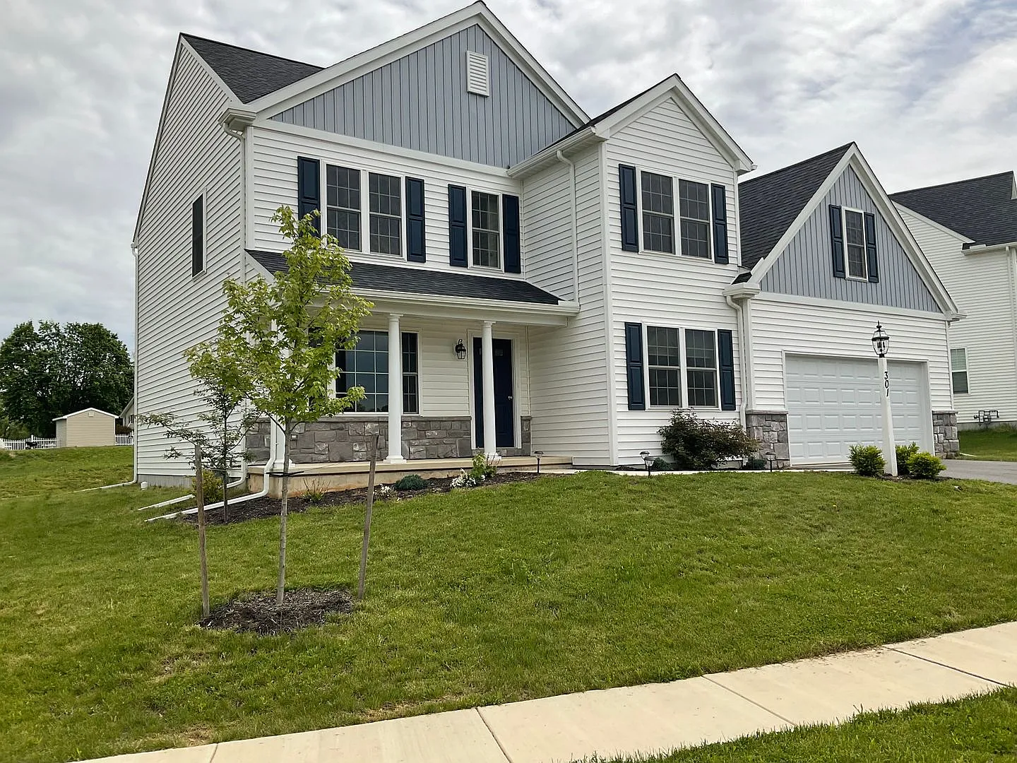 Beautiful Brand New Home in Spring Meadow Reserve! — Photo 2