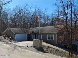 68 Maplewood Ct, Lake Ozark, MO 65049