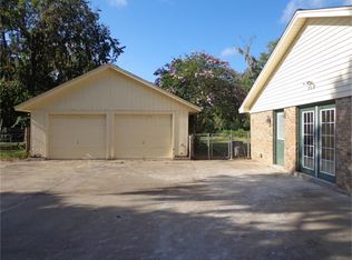 306 Buffalo Trl, Lake Jackson, TX 77566