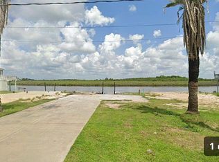 203 Redfish Dr, Freeport, TX 77541