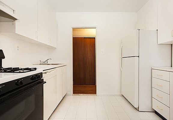 3rd image of 65-05 Yellowstone Blvd #4F