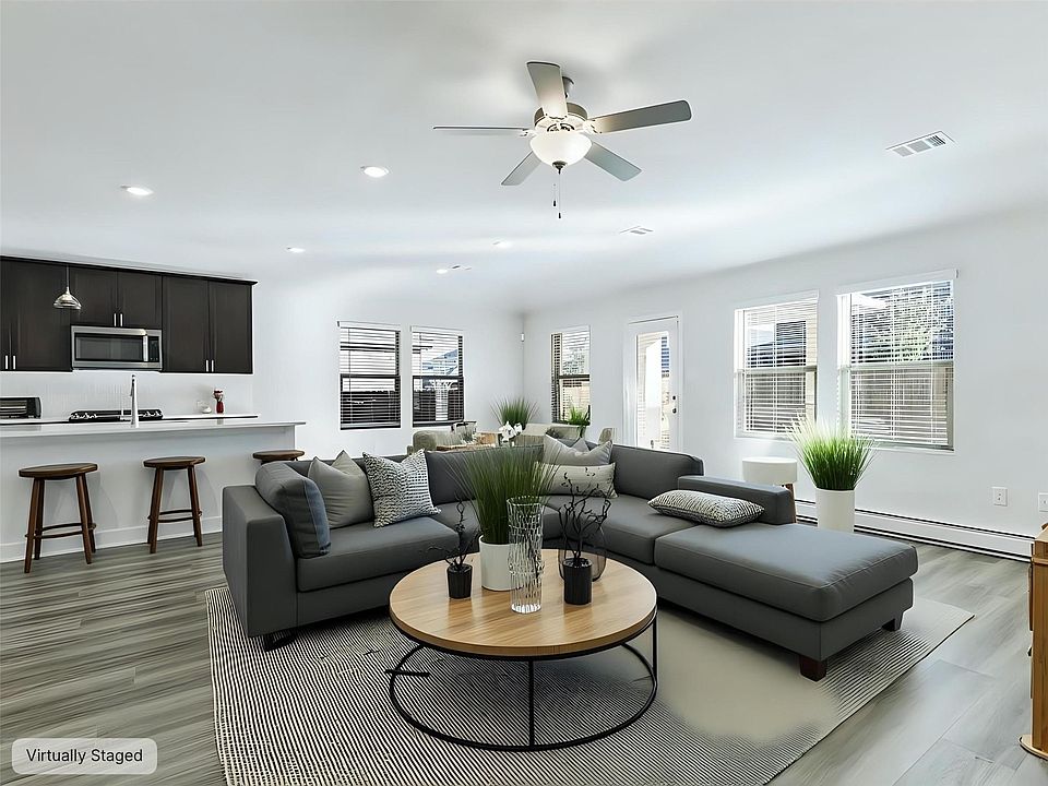1st image of 613 Huntley Dr