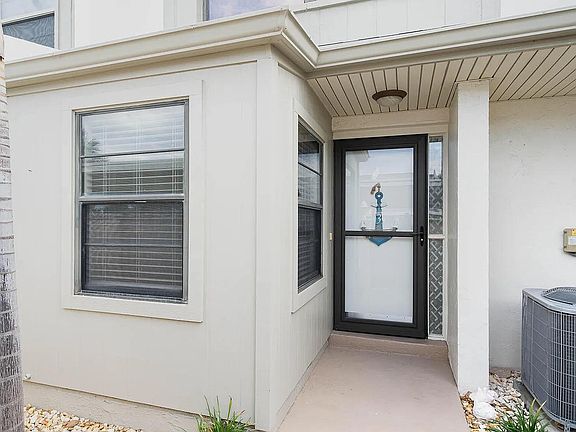 3rd image of 128 Palmetto Ave #31