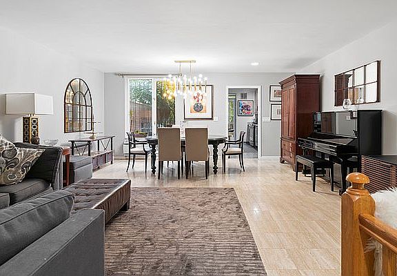 3rd image of 142 W 76th St APT 1