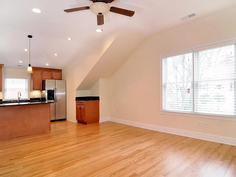 27 Fisher Ave #2 — Photo 3