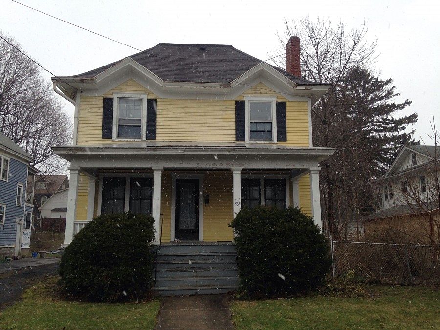 1st image of 365 Clairmonte Ave